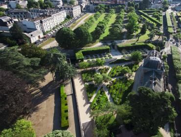 Vue aérienne des jardins du Roy.