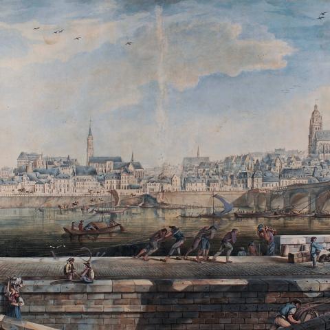 Peinture d’époque de Blois, illustrant les bords de Loire de la rive gauche, avec la rive droite en arrière plan et le pont Jacques-Gabriel entre les deux.